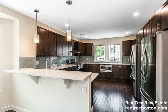 Photo - 174 Fulton St