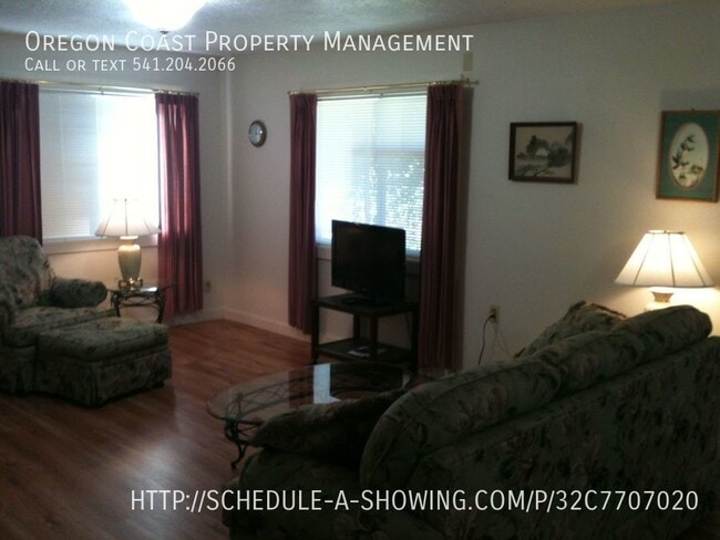 Photo - 426 NW 22nd St Unit Lower 2 Bedroom