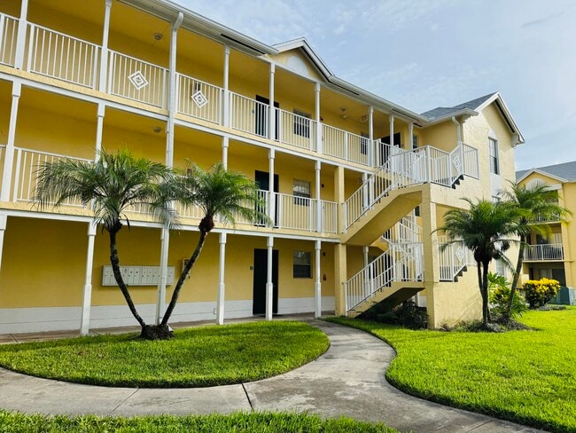 Building Photo - 6323 La Costa Dr Unit H