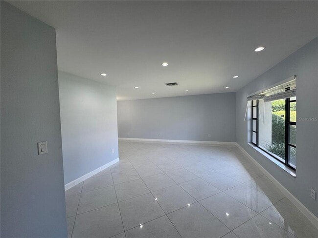 Photo - 120 Annwood Rd