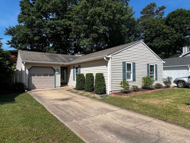 Building Photo - Updated brick ranch in Redwing