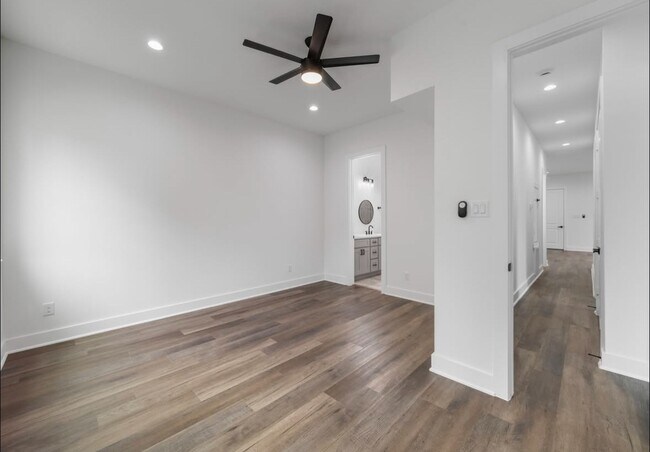 Photo - 955 Elkhart St