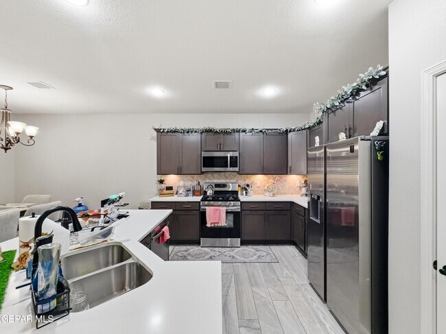 Photo - 12805 Kingsbury Ave