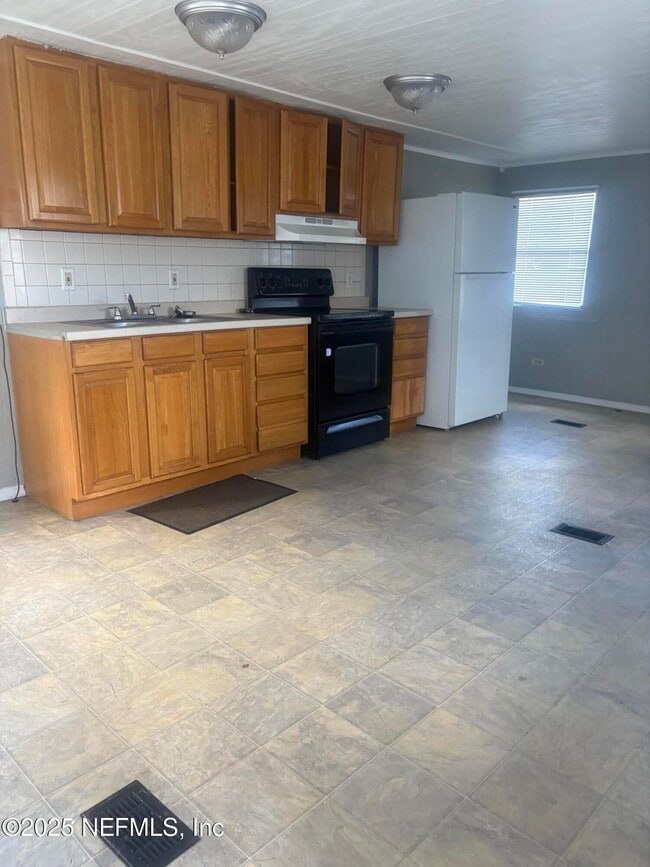 Photo - 115 Cologne St