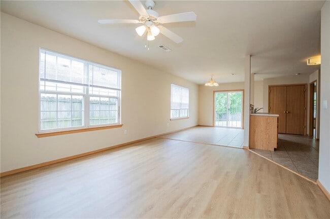 Photo - 321 Grant Springs Dr