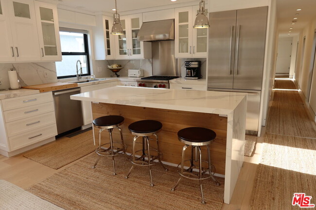 Photo - 729 Raymond Ave