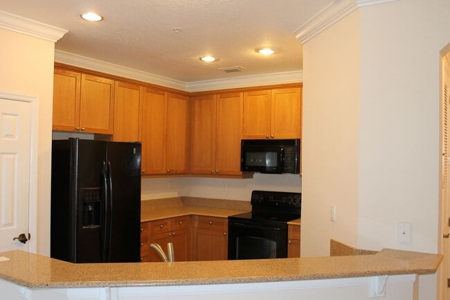 Photo - Beautiful ground floor unit in the Lakes of Windermere! Unit 902