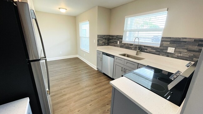 Photo - 2536 Woodgate Blvd