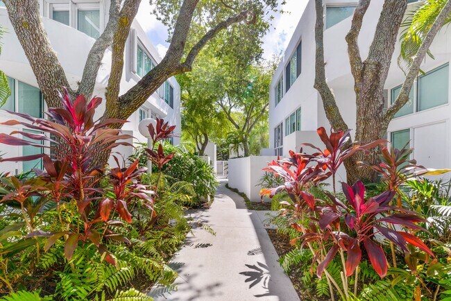 Photo - 3272 Virginia St