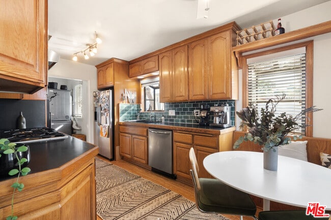 Photo - 3972 Keeshen Dr