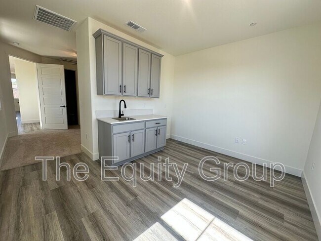 Photo - 4005 W Babcock Ave