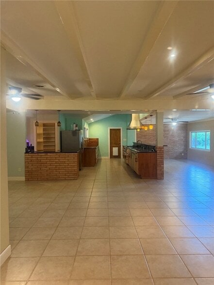 302 Montclair Dr