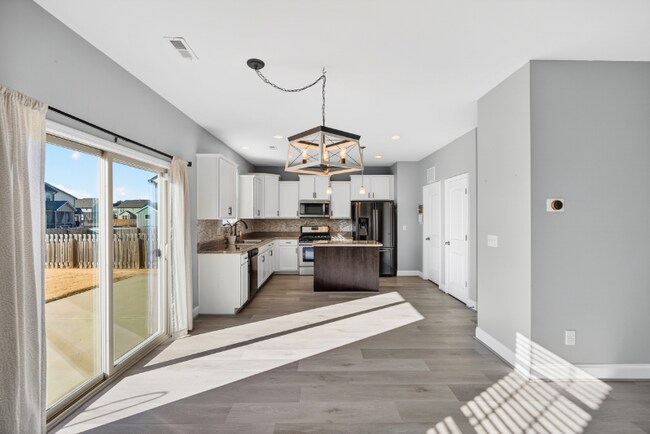 Photo - 3325 Lacewing Dr