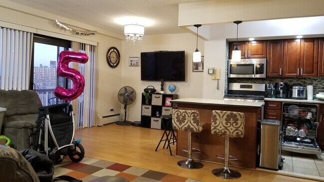 Photo - 9229 Queens Blvd Unidad 11D