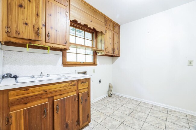 Photo - 415 Haven Ln