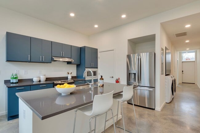 Photo - Professional Coliving - Private Room & Walk-in Closet