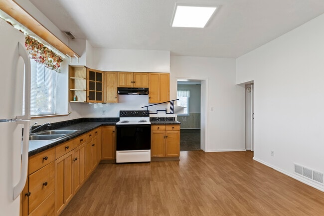 Photo - 1608 S 4700 W