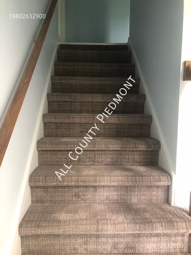 Photo - 10009 Rockwood Rd