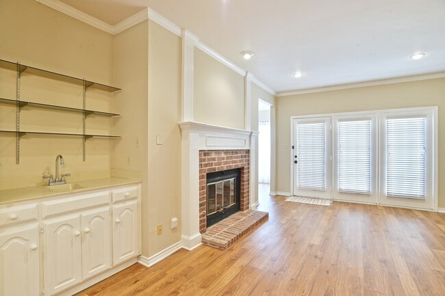 Photo - 148 Cobblestone Row Unit 1