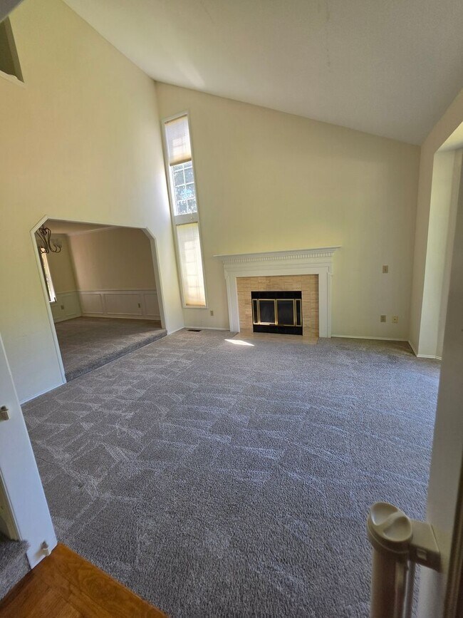 Photo - Lovely 4 bedroom Somerset Home in Private Wooded Setting
