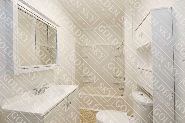 Photo - 628 W Memorial Dr