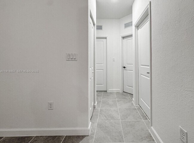 Photo - 19722 SW 321st St Unit B