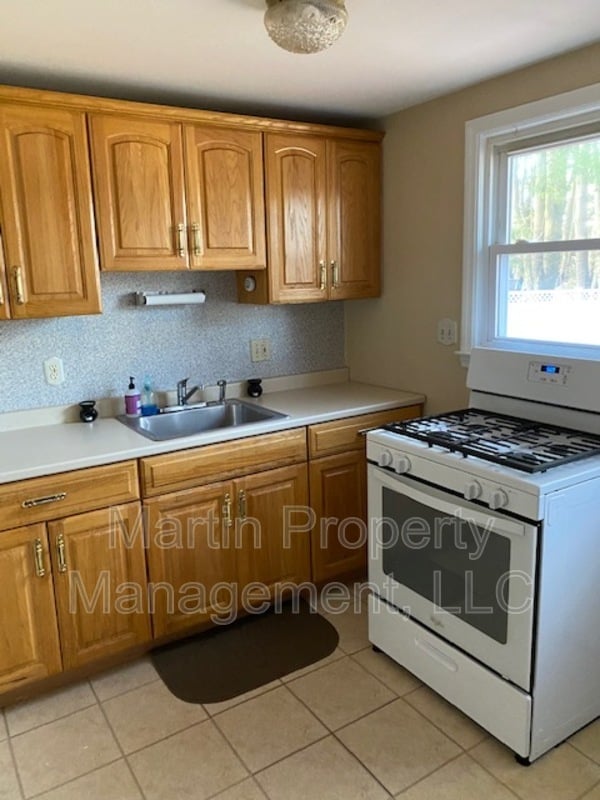 Photo - 50 Neillian St