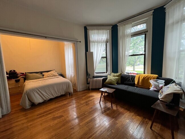 Photo - 376 Riverway