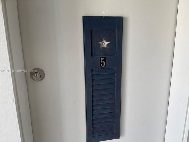 Building Photo - 119 NE 7th Ave Unit 5