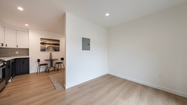 611 N Occidental Blvd