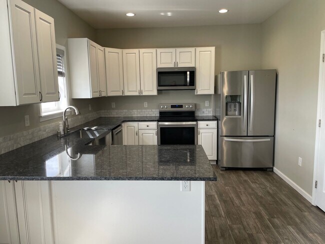 Photo - 2856 Rd H NE