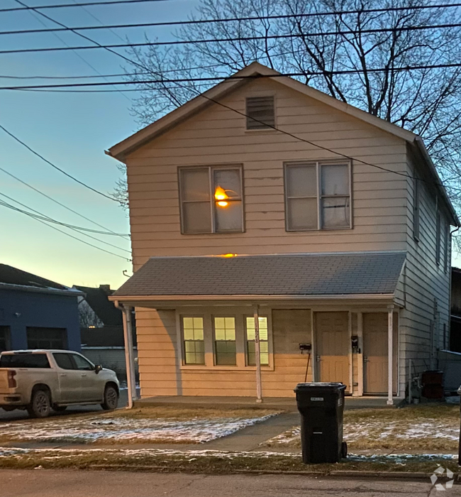 Building Photo - 1828 Main St Unit #2 Rental