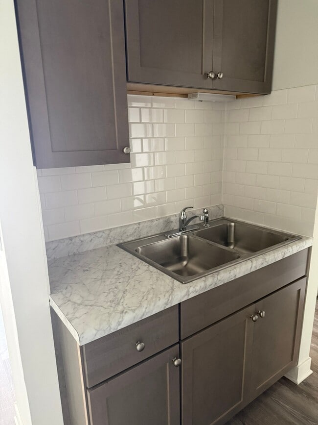 Photo - 327 Hawthorne Cir Unit 5