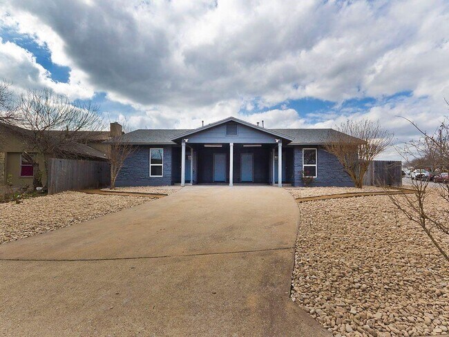 Photo - 3411 Lynridge Dr
