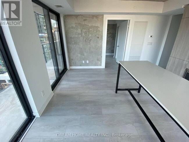 Photo - 47 Mutual St Unit 807