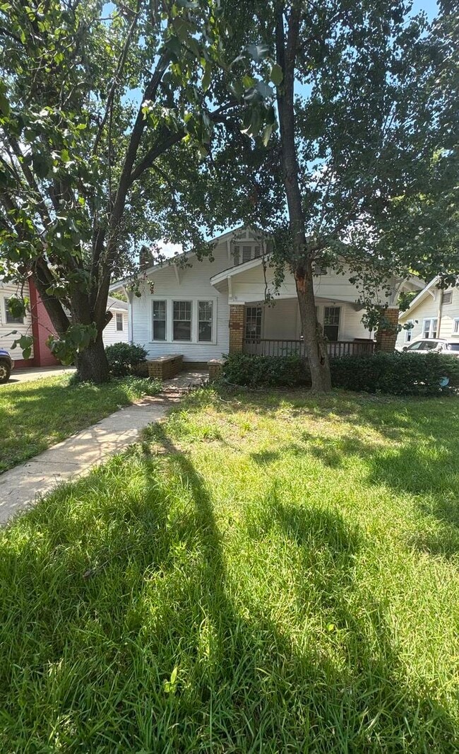 Building Photo - 1738 Damon St Rental