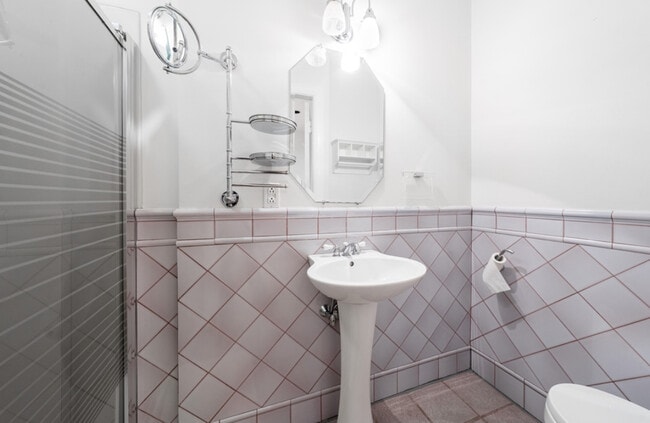 Photo - 419 Commonwealth Ave Unit 4