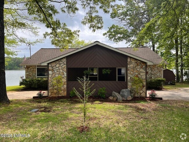 Building Photo - 5254 Rainbow Pkwy Rental