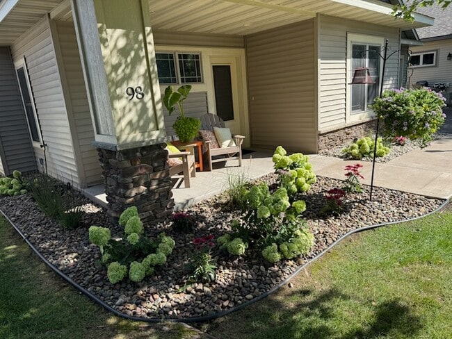 Building Photo - 98 Tribute Ave