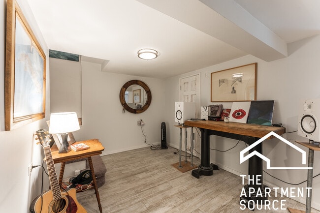 Photo - 2732 N Monticello Ave Unit g