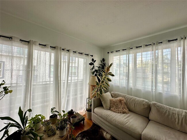 Photo - 1135 101st St Unidad 6