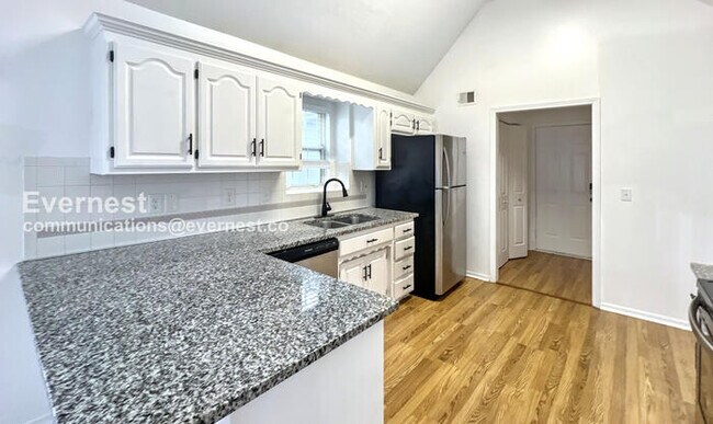 Photo - 928 SE 12 Terrace