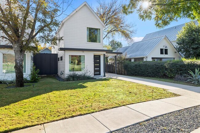 Photo - 404 Powell Cir