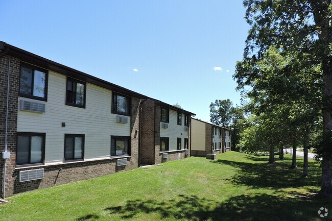 Building Photo - Roberts Village Apartments