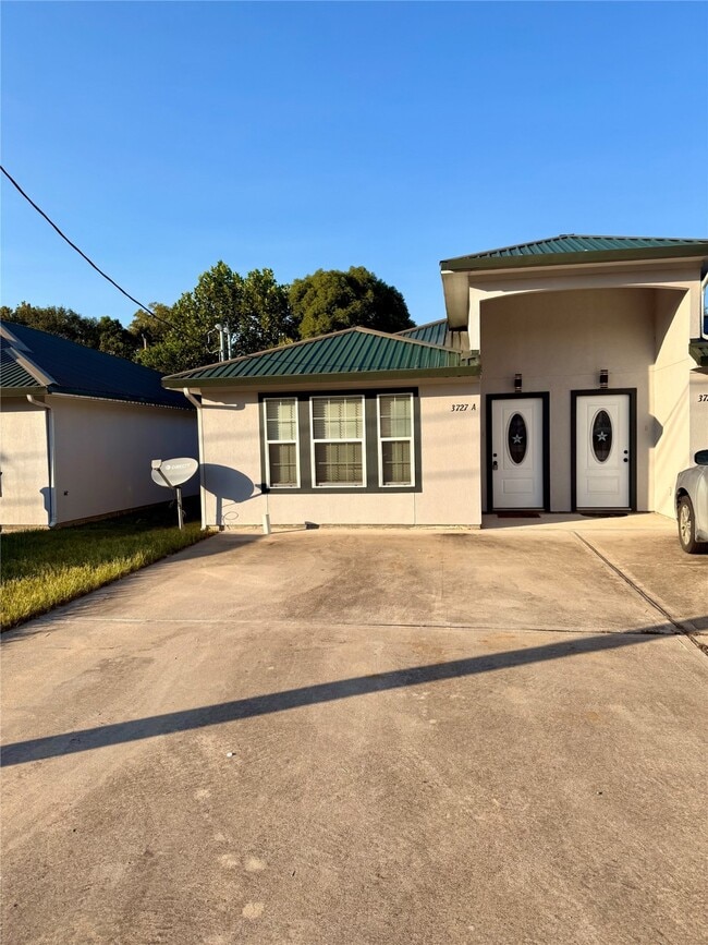 Building Photo - 3727 Putnam Dr Rental