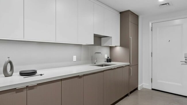 Building Photo - 2185 34th Ave Unit 6C