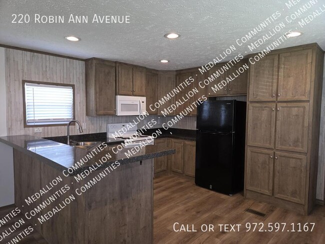 Photo - 220 Robin Ann Ave