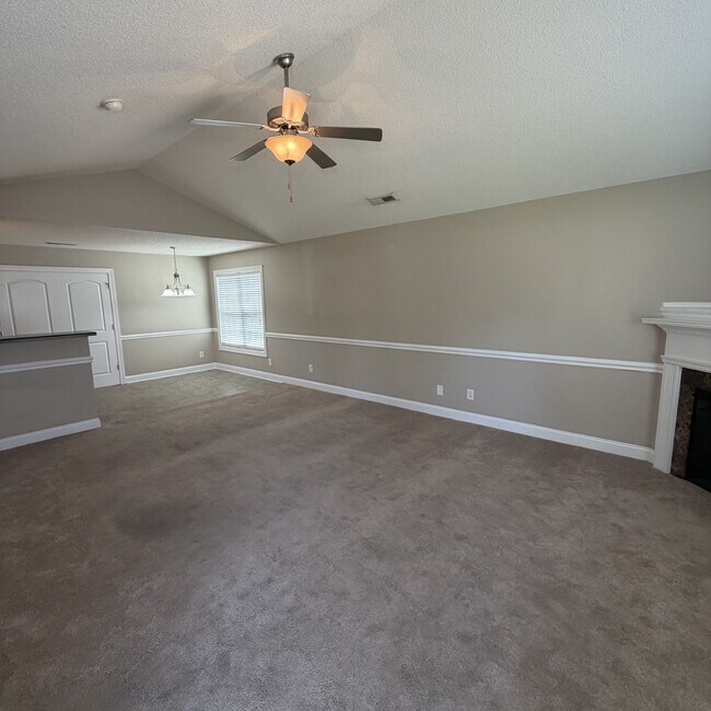 Photo - 2552 Saddleback Dr