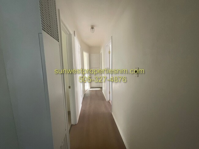 Photo - 3011 E Edgecliff Dr