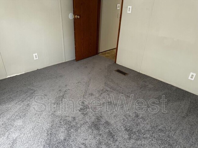 Photo - 304 Sunshine Dr